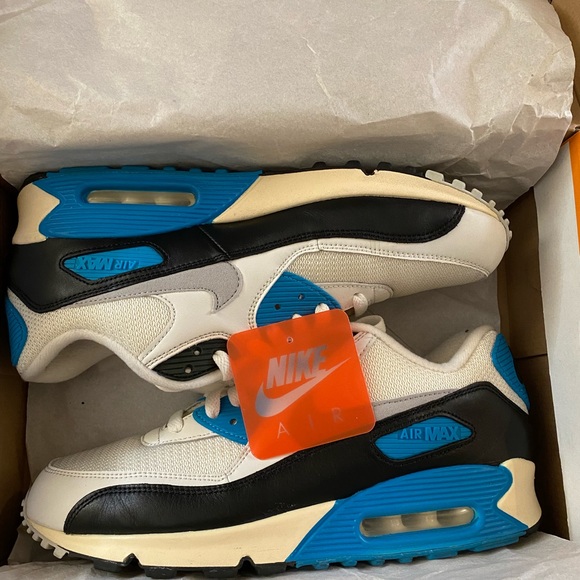 **SOLD** Nike Air Max 90 “Laser Blue” - Picture 7 of 9